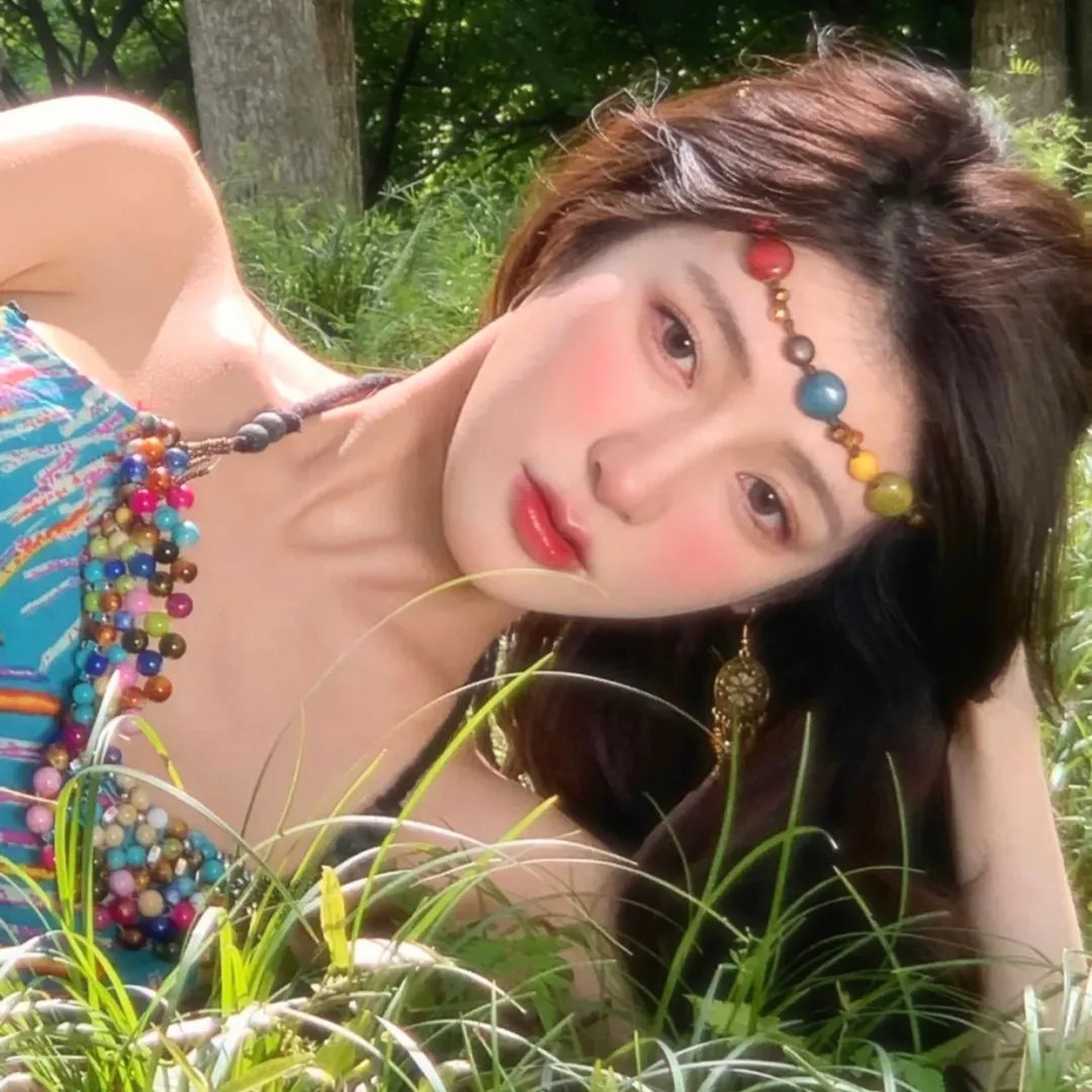 穿粉红色裤子的男孩